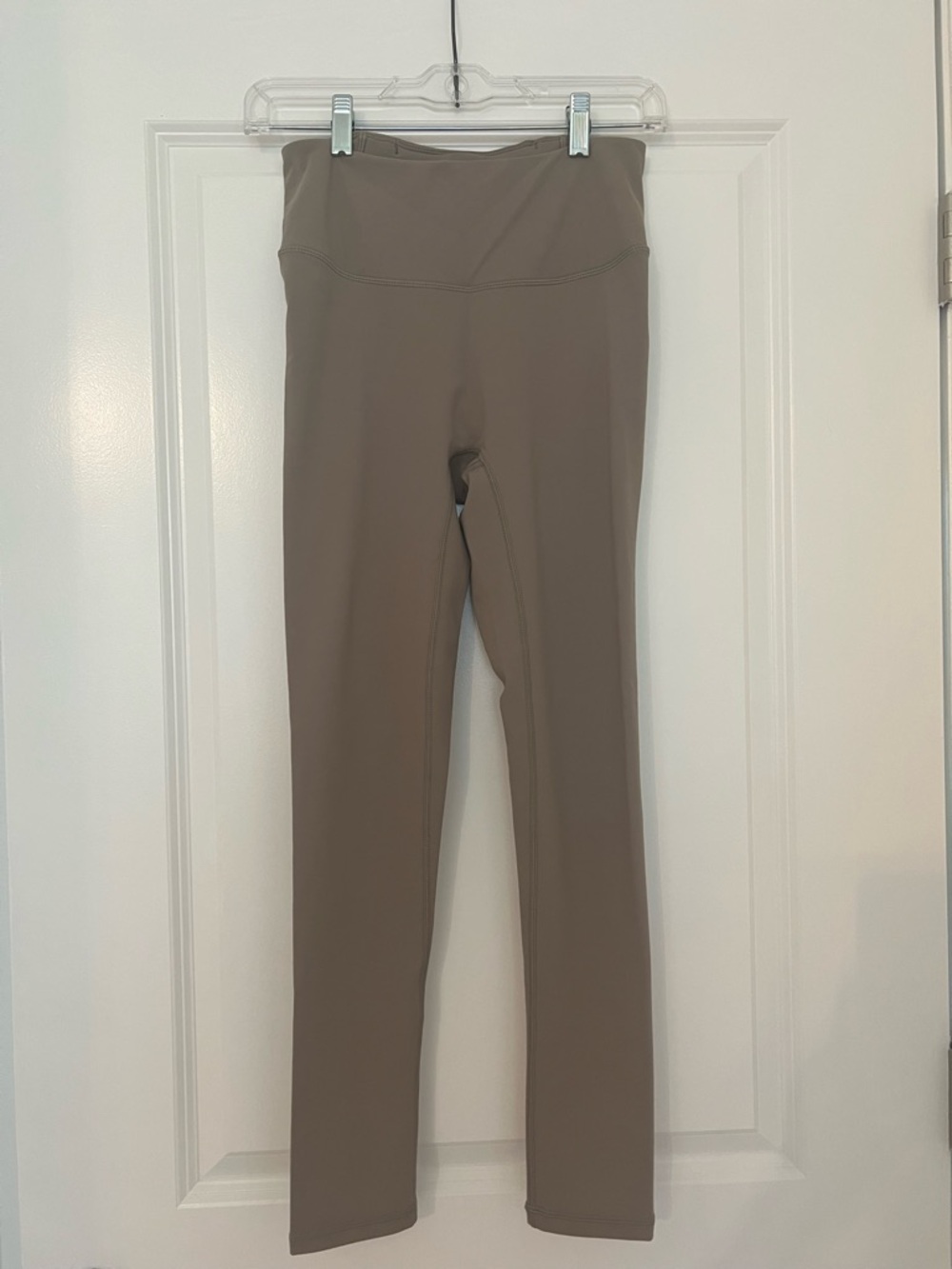 High-Waist Sculpting Leggings in Taupe - Women - Picture 2 of 5